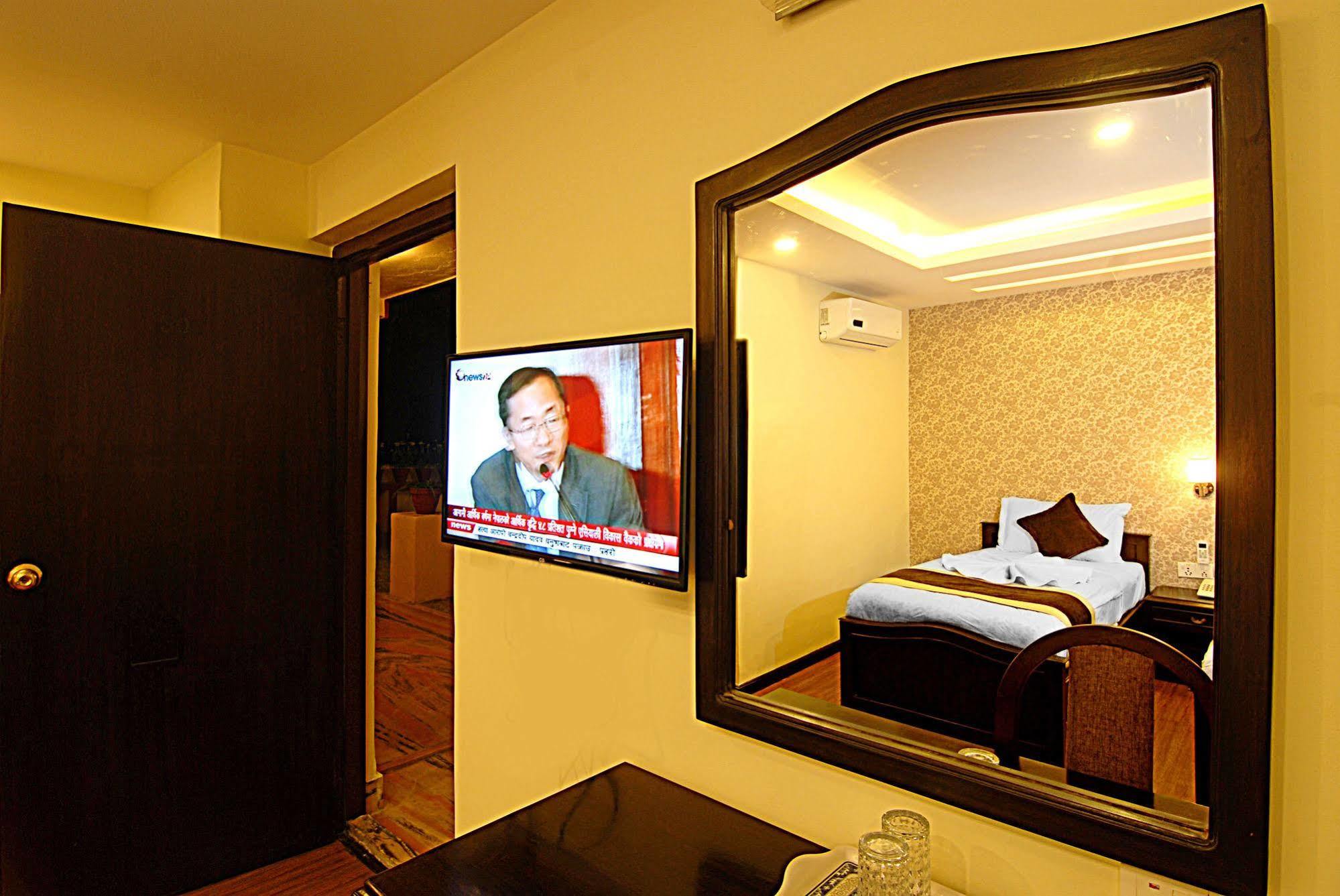 Kathmandu Grand Hotel Esterno foto